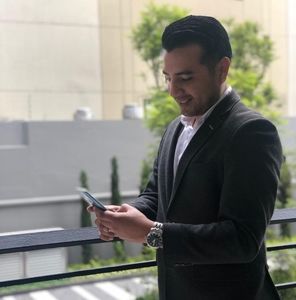 Meet your Posher, Christopher